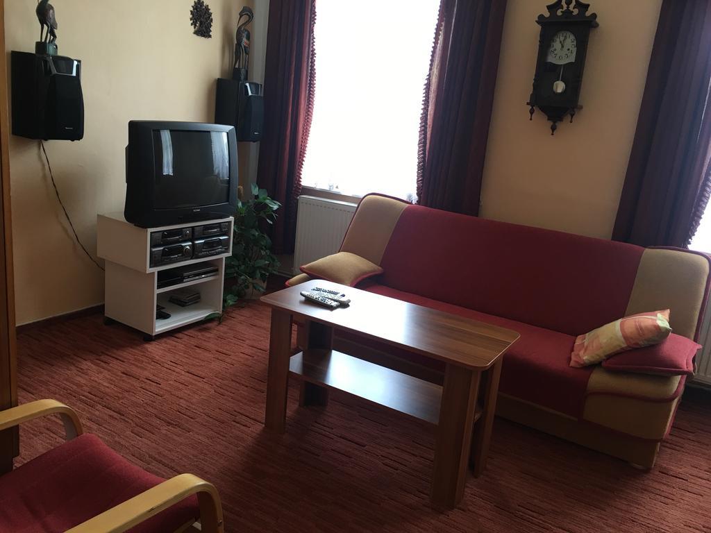 U Evy Jarosove Apartment Desná Екстериор снимка