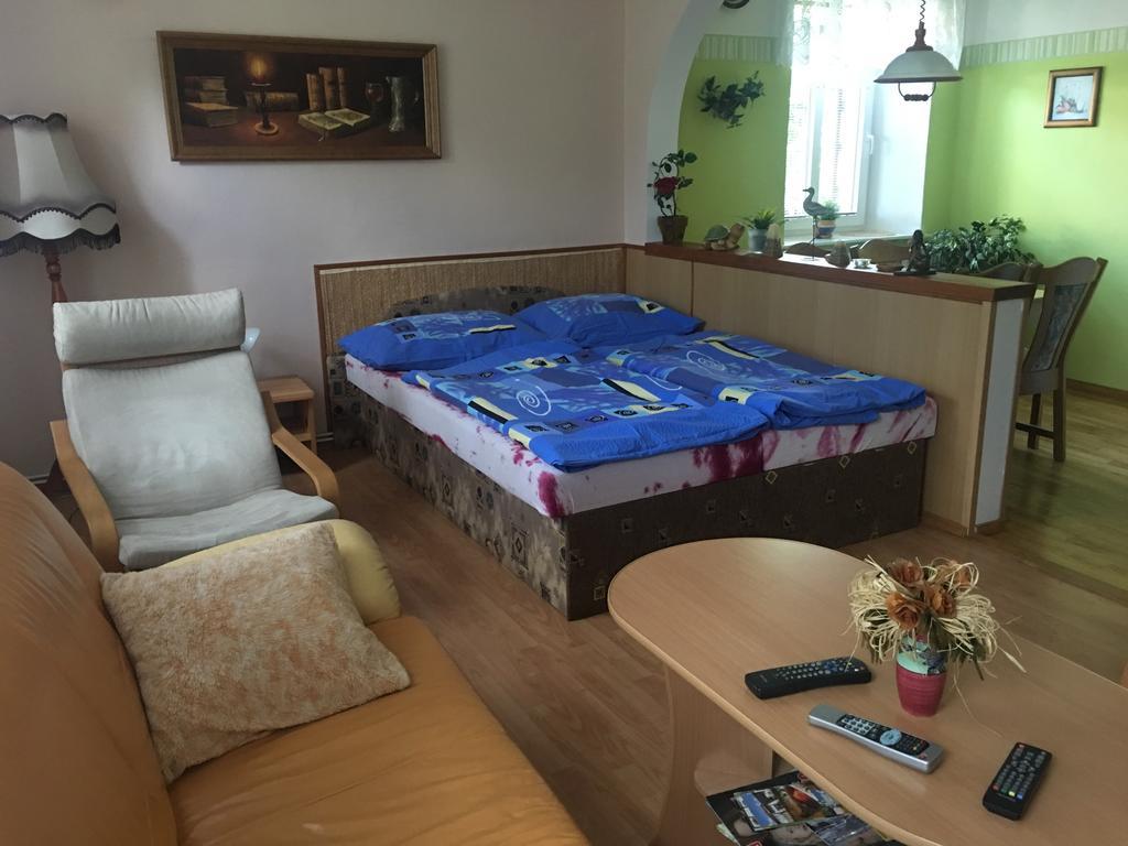 U Evy Jarosove Apartment Desná Екстериор снимка